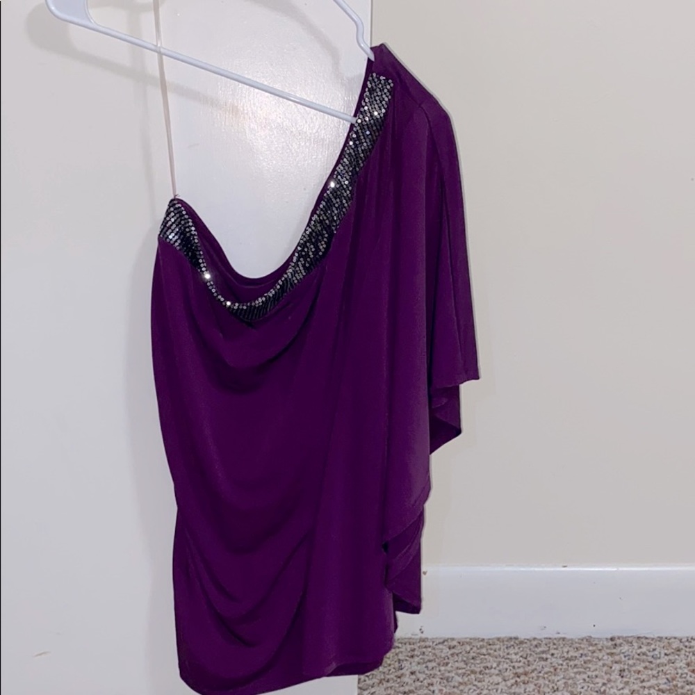 Single sleeved fitted sequin top